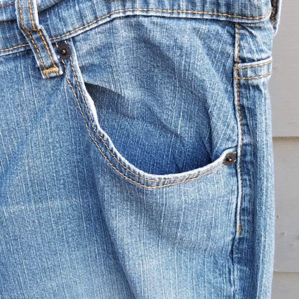 Signature Levi's Boot Cut Jeans Size 14 - Picture 6 of 11
